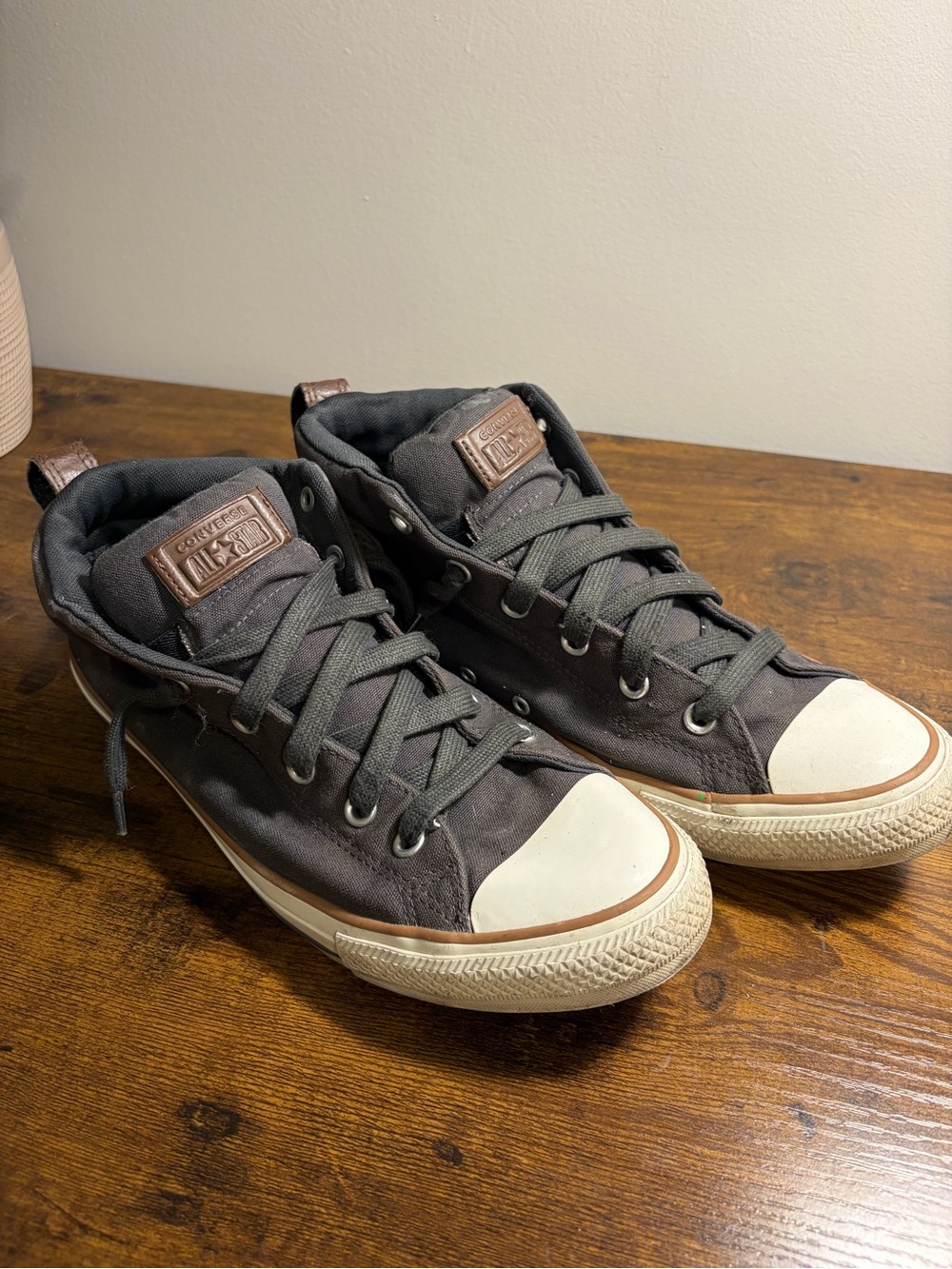 Charcoal Gray Converse Chuck Taylor Street Sneakers Mid Men’s Size 10.5